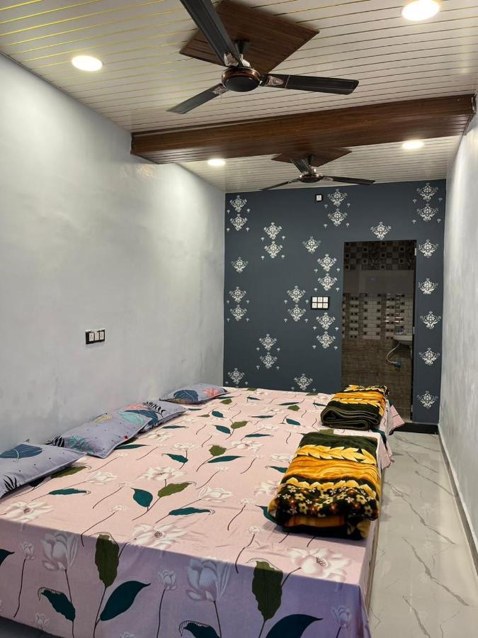 Shri Gamya Guest House Ujjain Bagian luar foto